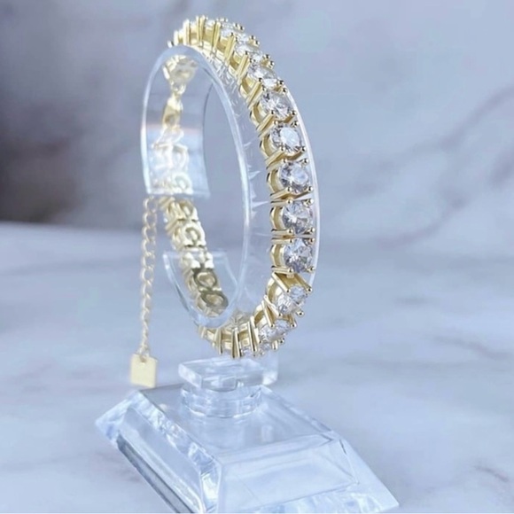 Park Lane Jewelry - Park Lane Mini Impression Bracelet in Gold! BNIP! Retired!!